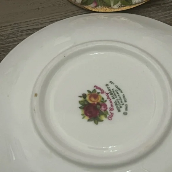 Royal Albert Old Country Roses Demitasse Cup and Saucer Set Floral England - Picture 8 of 8